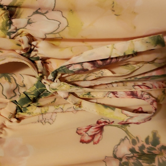 Nwt. Stunning, gorgeous dress. High low. Ruffles. Very feminine. Elastic waist - Picture 6 of 16